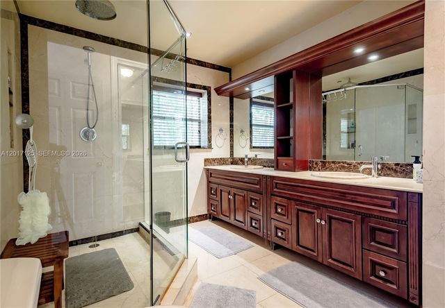 2908 Bayview Dr, Fort Lauderdale, FL 33306