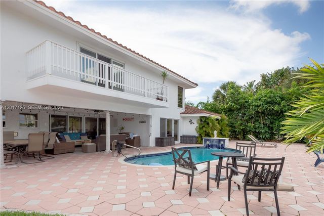 2908 Bayview Dr, Fort Lauderdale, FL 33306