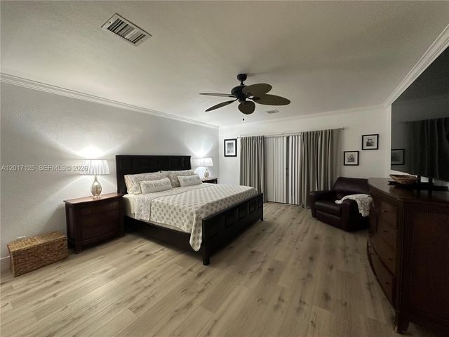 2908 Bayview Dr, Fort Lauderdale, FL 33306