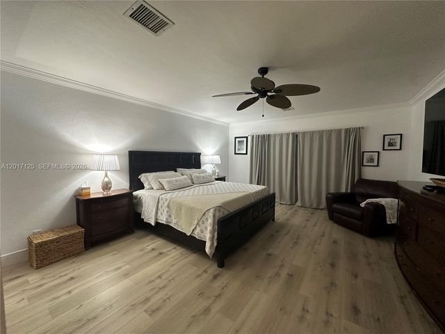 2908 Bayview Dr, Fort Lauderdale, FL 33306