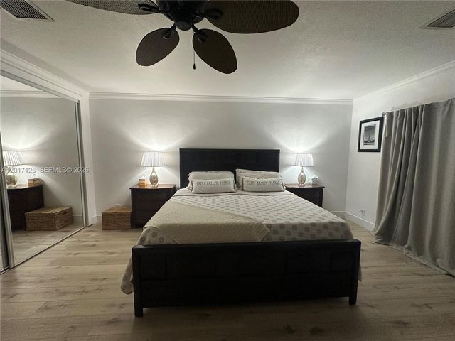 2908 Bayview Dr, Fort Lauderdale, FL 33306