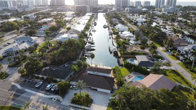 2908 Bayview Dr, Fort Lauderdale, FL 33306