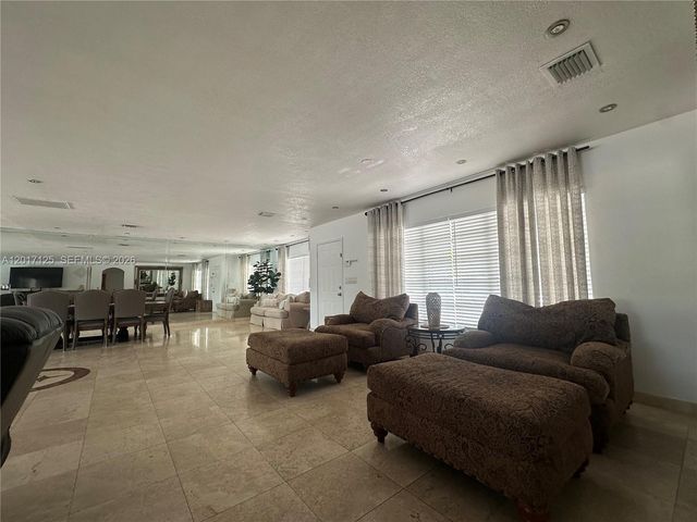 2908 Bayview Dr, Fort Lauderdale, FL 33306