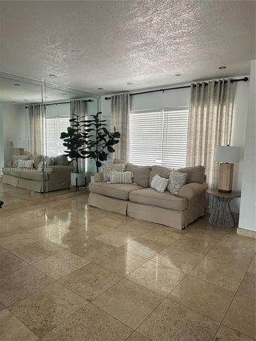 2908 Bayview Dr, Fort Lauderdale, FL 33306