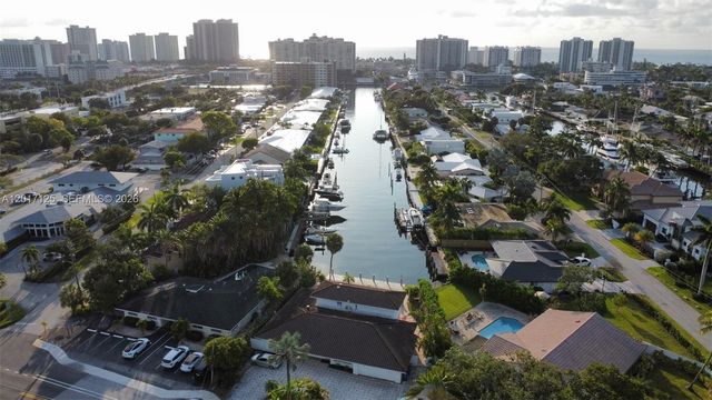 2908 Bayview Dr, Fort Lauderdale, FL 33306