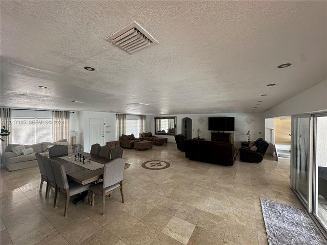 2908 Bayview Dr, Fort Lauderdale, FL 33306