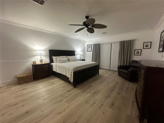 2908 Bayview Dr, Fort Lauderdale, FL 33306