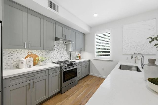 400 El Camino Real 202, Belmont, CA 94002