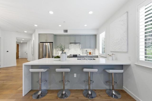 400 El Camino Real 202, Belmont, CA 94002