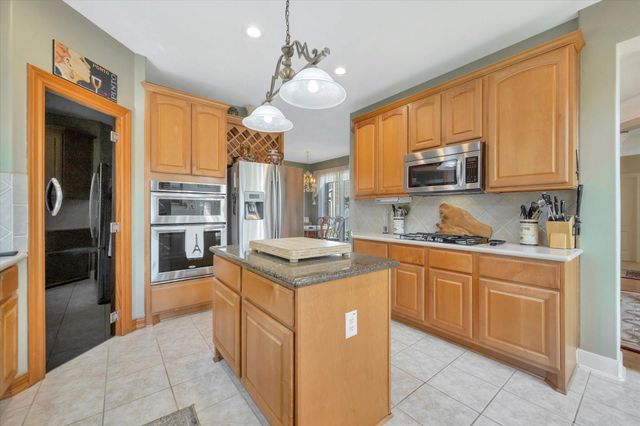1639 Lakeside Enclave Drive, Houston, TX 77077