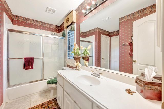 1639 Lakeside Enclave Drive, Houston, TX 77077