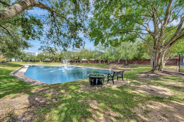 1639 Lakeside Enclave Drive, Houston, TX 77077