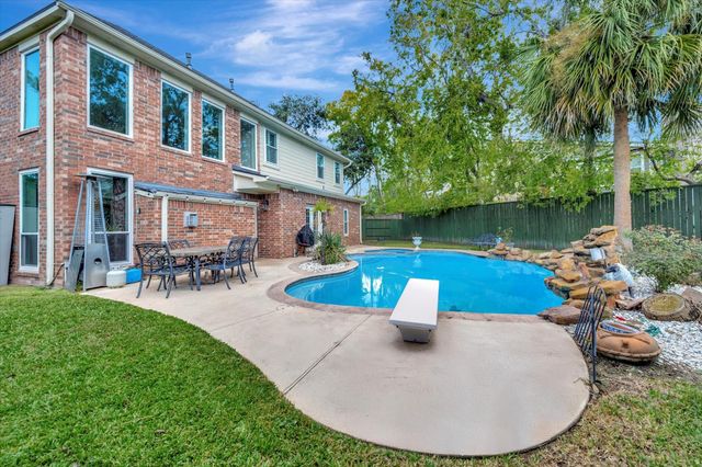 1639 Lakeside Enclave Drive, Houston, TX 77077