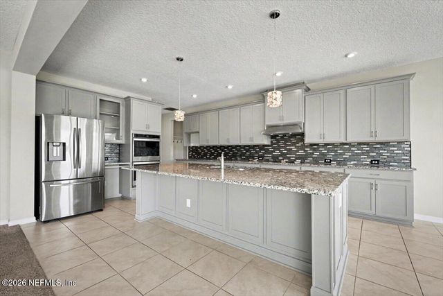 1009 OAKLAND HILLS Avenue, Middleburg, FL 32068