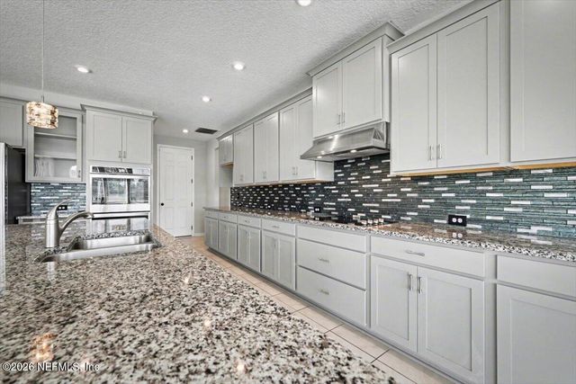 1009 OAKLAND HILLS Avenue, Middleburg, FL 32068