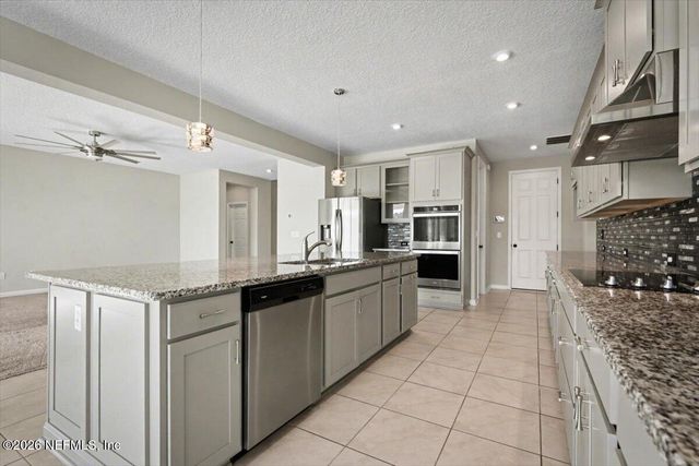 1009 OAKLAND HILLS Avenue, Middleburg, FL 32068