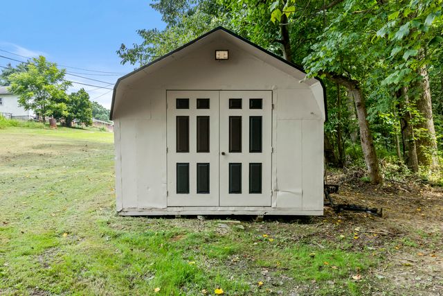 103 Sand Hill Church Road, Irvine, KY 40336