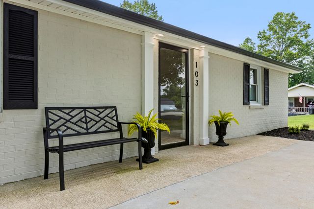 103 Sand Hill Church Road, Irvine, KY 40336