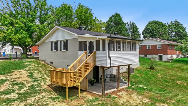 103 Sand Hill Church Road, Irvine, KY 40336