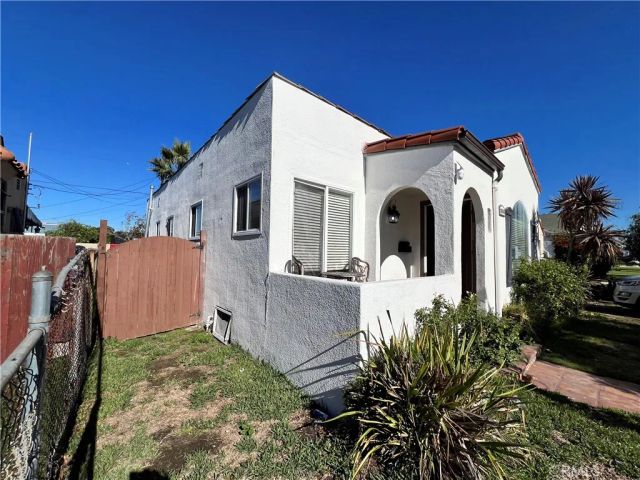 1855 W 68th, Los Angeles, CA 90047