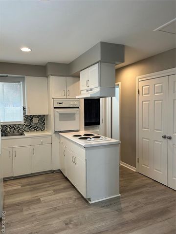 25245 Kildare Street, Southfield, MI 48033