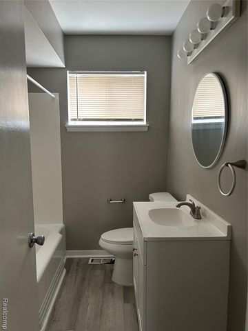 25245 Kildare Street, Southfield, MI 48033