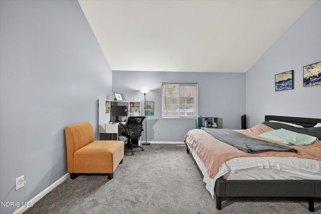 2564 W Village Drive, Toledo, OH 43614