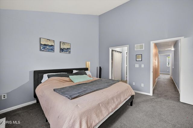 2564 W Village Drive, Toledo, OH 43614