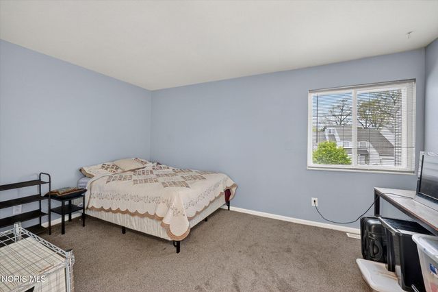 2564 W Village Drive, Toledo, OH 43614