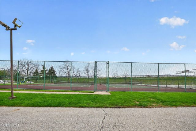 2564 W Village Drive, Toledo, OH 43614