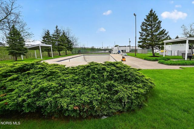 2564 W Village Drive, Toledo, OH 43614