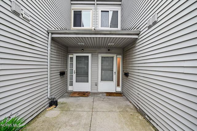 2564 W Village Drive, Toledo, OH 43614