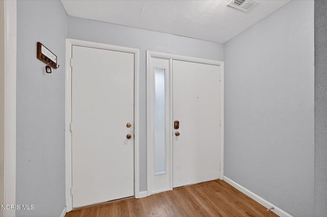 2564 W Village Drive, Toledo, OH 43614