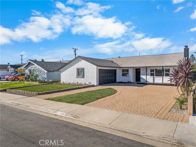 17391 Meer Circle, Huntington Beach, CA 92647