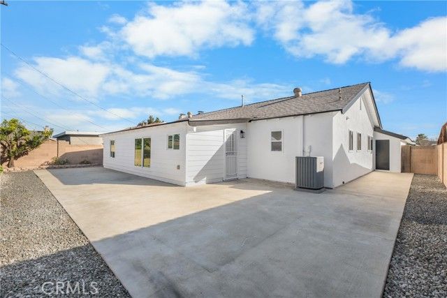 17391 Meer Circle, Huntington Beach, CA 92647