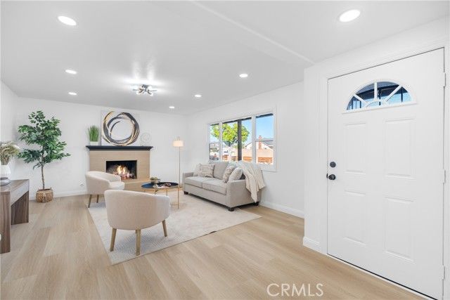 17391 Meer Circle, Huntington Beach, CA 92647