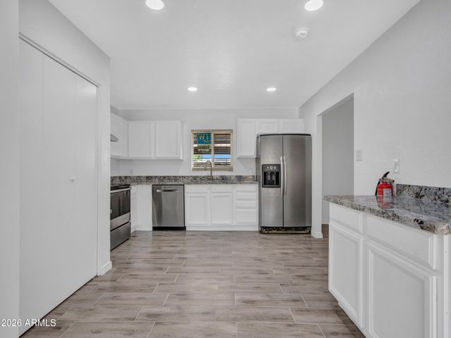 10530 W CALLE DEL SOL --, Phoenix, AZ 85037