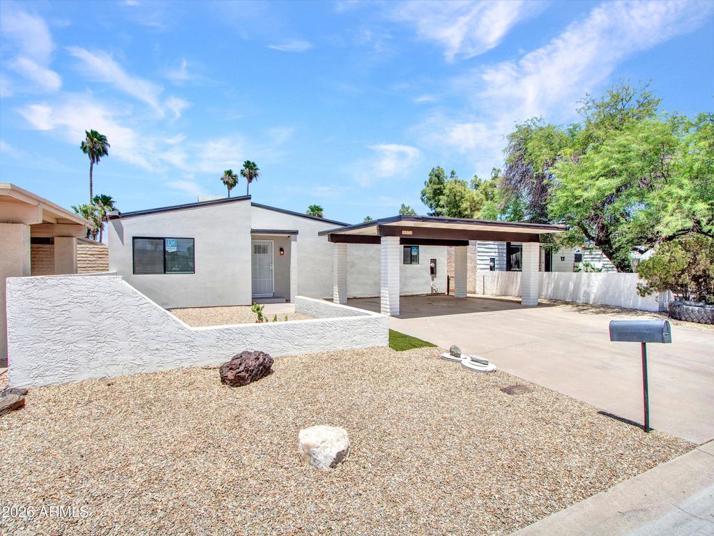 10530 W CALLE DEL SOL --, Phoenix, AZ 85037 — photo 2
