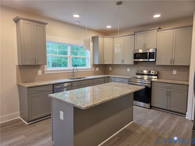 310 Fairview Dr, Mineral, VA 23117