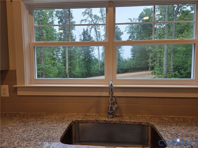 310 Fairview Dr, Mineral, VA 23117