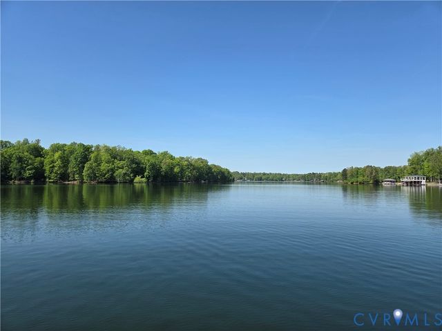 310 Fairview Dr, Mineral, VA 23117