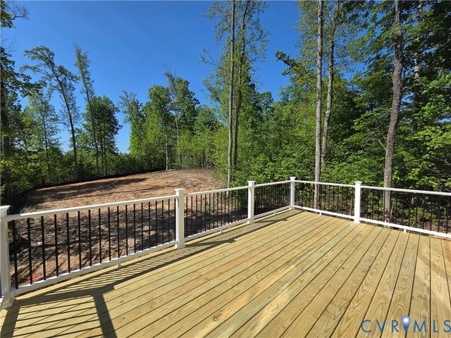 310 Fairview Dr, Mineral, VA 23117