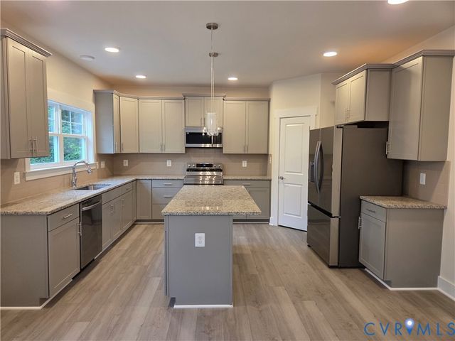 310 Fairview Dr, Mineral, VA 23117