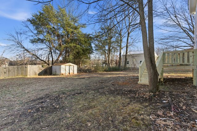 701 Rocky Ridge Cir, La Vergne, TN 37086