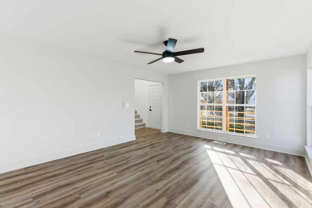 701 Rocky Ridge Cir, La Vergne, TN 37086
