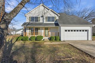701 Rocky Ridge Cir, La Vergne, TN 37086