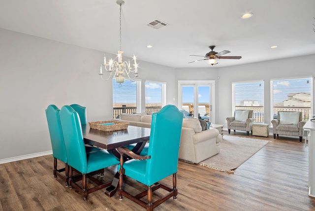 146 Villa Pamplona Dr, Port Aransas, TX 78373