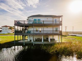 146 Villa Pamplona Dr, Port Aransas, TX 78373