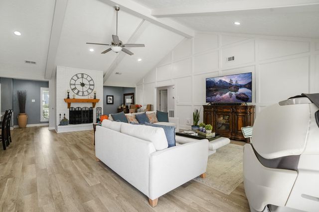 1006 Castle Hill Trail, Houston, TX 77339