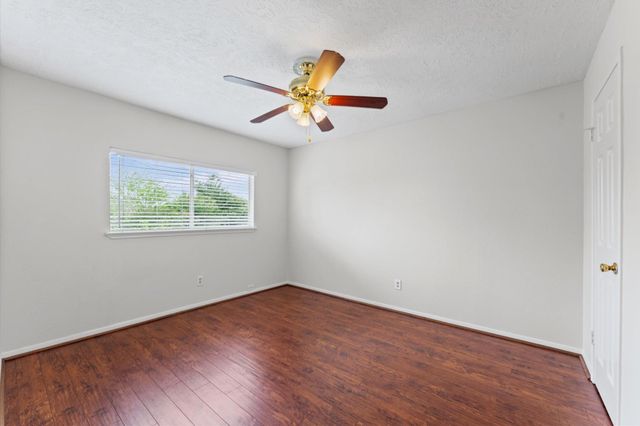 3202 Kempwood Drive, Sugar Land, TX 77479